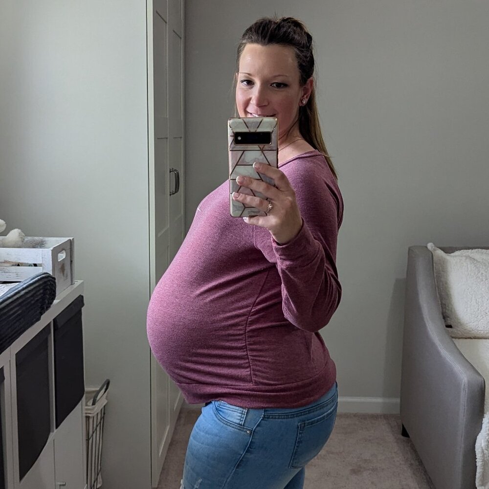 LG Maternity sweatshirt